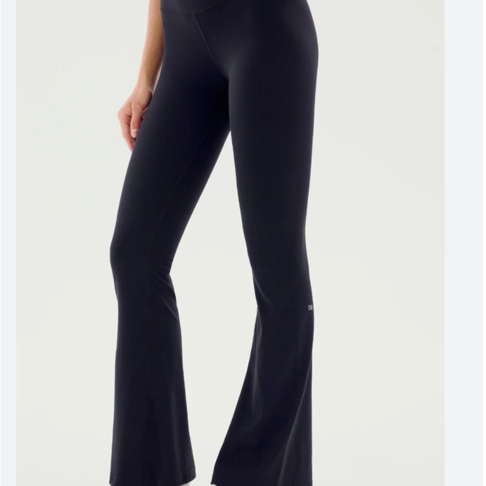 Splits59 Raquel High Waist Airweight Flare Leggings
Black, S